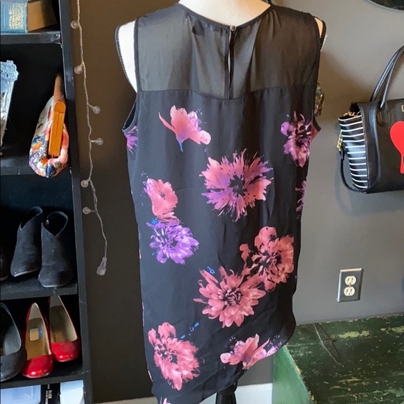 Floral Asymmetrical Tunic Top - Picture 4 of 6